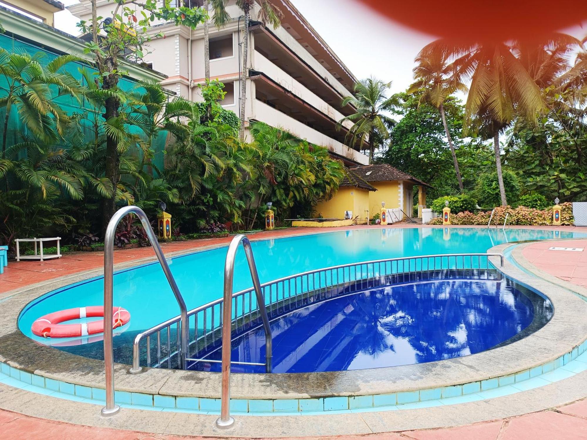 Carina Resort 3*
